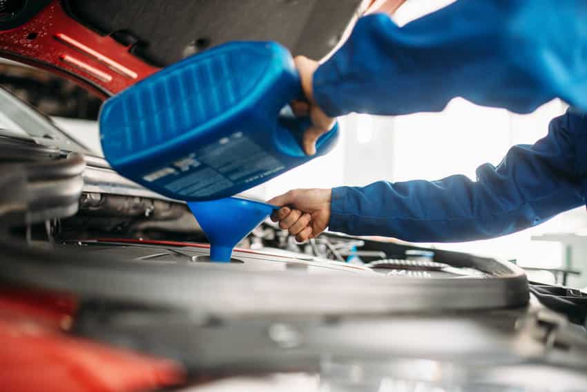 Read more about the article Knowing When to Change Your Oil