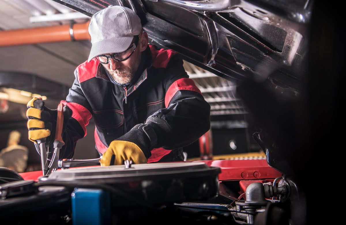 How We Can Help You Restore Classic Cars for a Profit