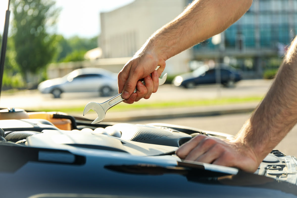 Read more about the article 5 DIY Tips for Tuning Up Your Car in Summer