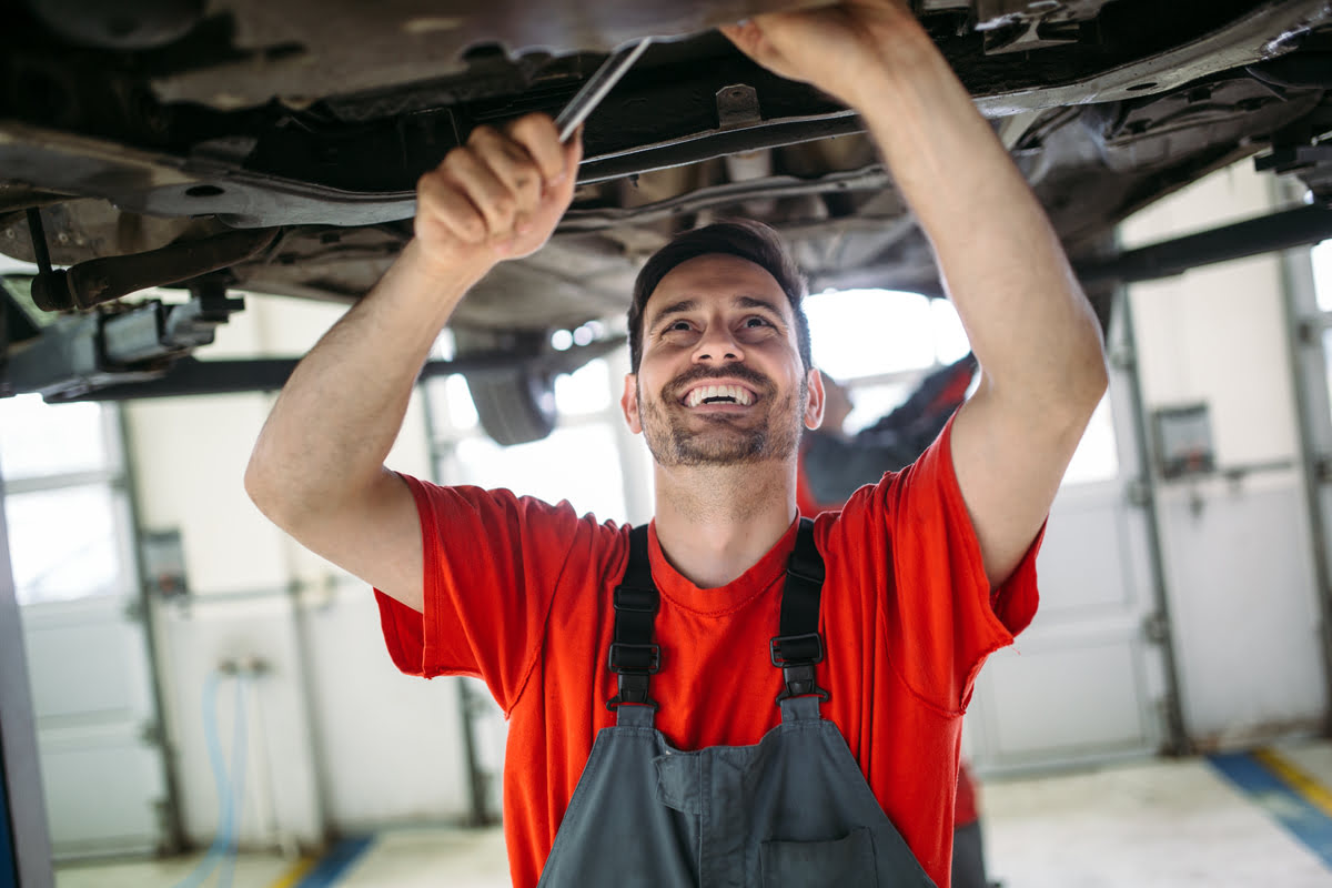 Read more about the article Choosing the Right Auto Repair Shop