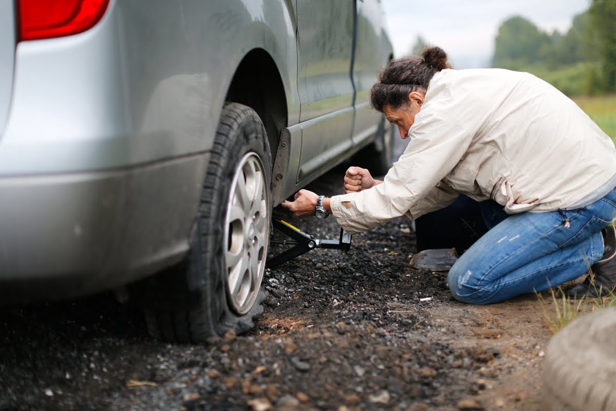 You are currently viewing Obvious Signs You Need to Visit an Auto Repair Shop